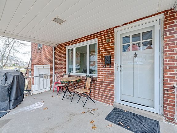 2nd image of 402 Cedar St