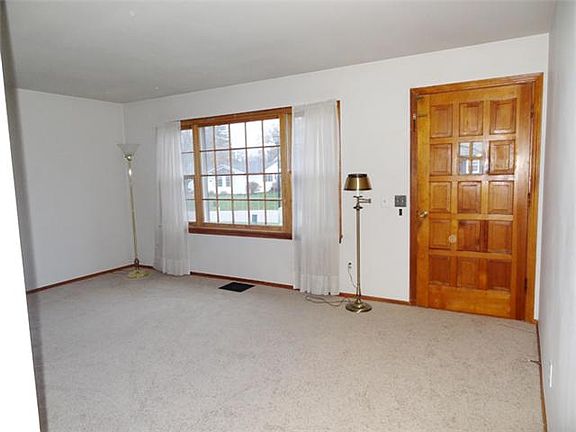2nd image of 9 Homestead Dr