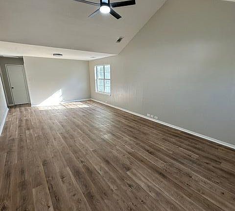 4th image of 8138 Honeysuckle Lake Dr