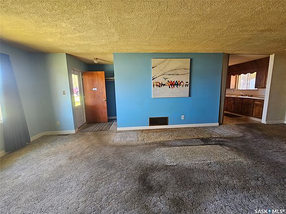 4th image of 870 11th Avenue NE