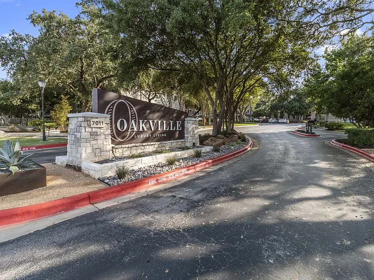 Oakville Apartments — Photo 3