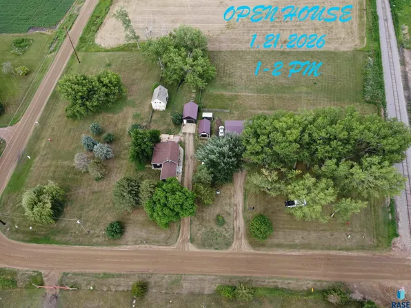 412 N Cleveland St, Lennox, SD 57039