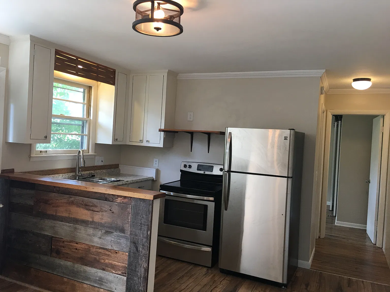 1 bed, 425 sqft, $1,375 — Photo 3