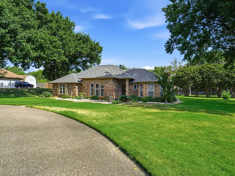 1362 Cross Timber Dr — Photo 3