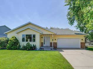 3300 Round Table Way, Cross Plains, WI 53528