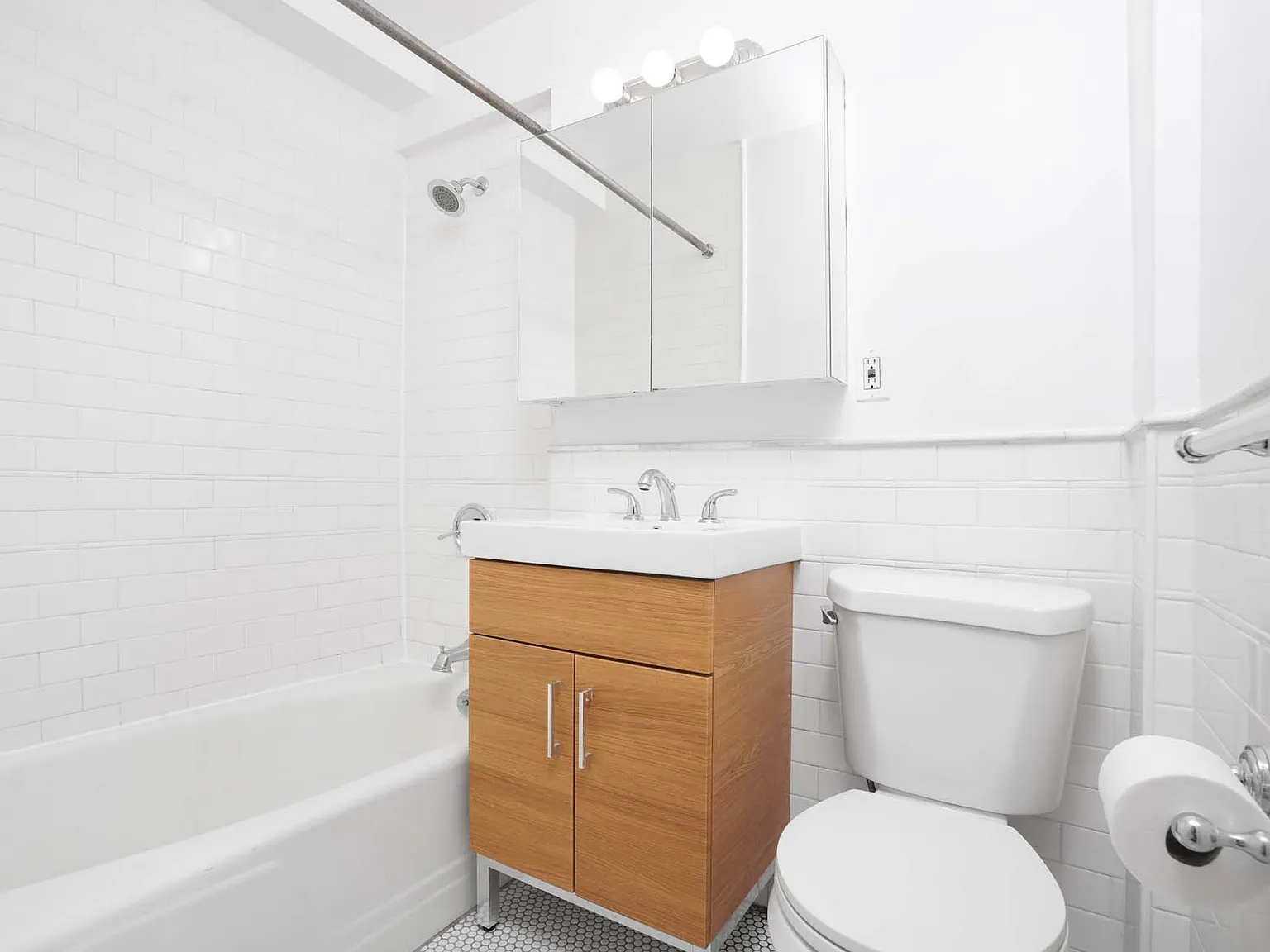 150 East 37th Street — Photo 3