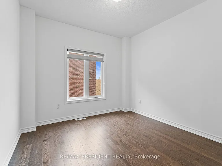 335 Russell St — Photo 7