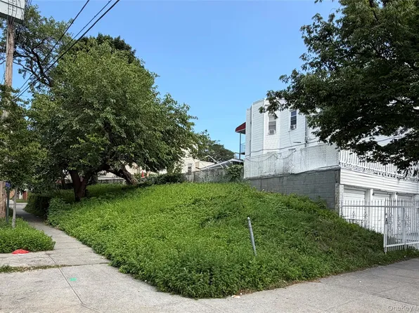 846 Olmstead Avenue, Bronx, NY 10473