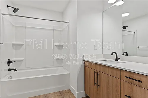 3378 Washington Blvd Photo 1