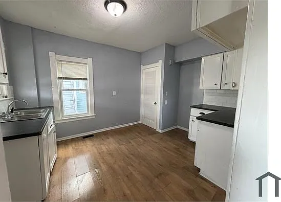746 Spencer St — Photo 10