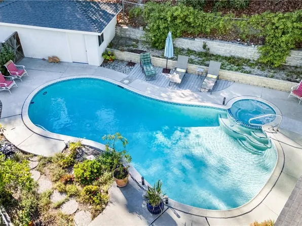 171 Canada Sombre Rd, La Habra Heights, CA 90631