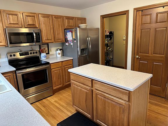 3rd image of 1131 Appomattox Dr