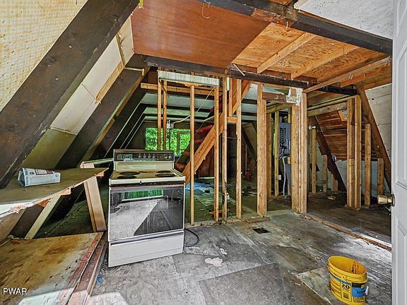 2nd image of 35 Sterling Shore Rd