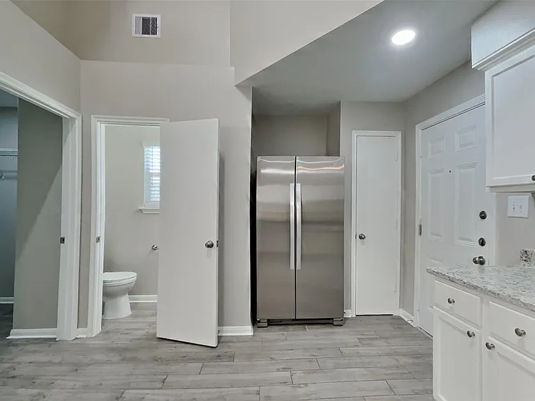3431 Rainmill Dr — Photo 7