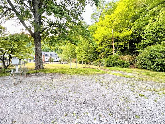 2nd image of 5685 Cherokee Rd