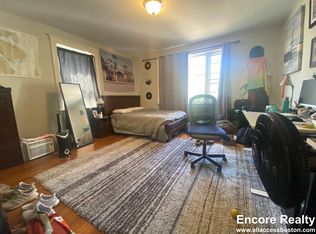 95 Coolidge St #1D, Brookline, MA 02446