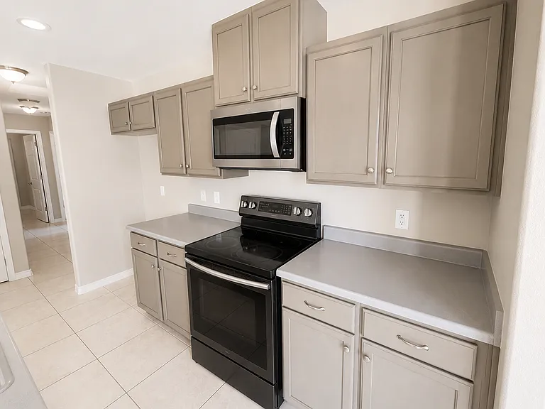 2711 Purdy Ct — Photo 3