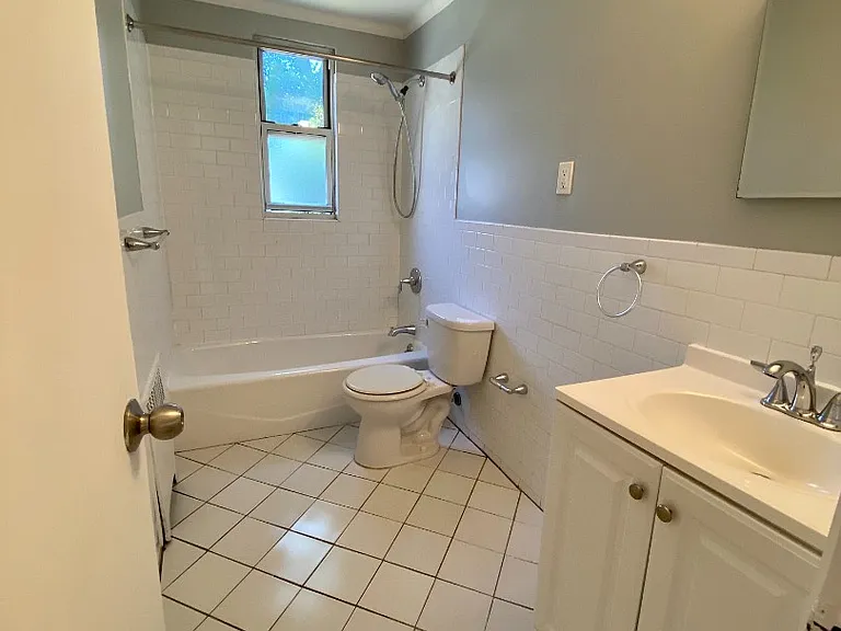 157 White Plains Rd #47C — Photo 10