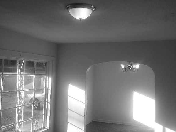 3rd image of 2424 Belvedere Dr