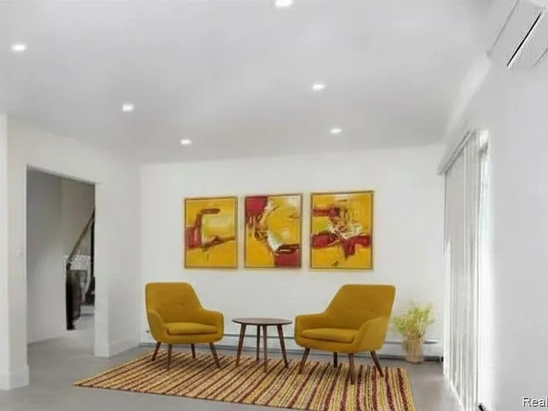 2862 Rossmoor Cir — Photo 5