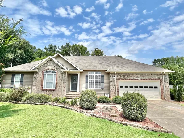 1910 Blake Dr, Southside, AL 35907