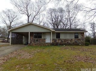 40 Woodbriar Dr, Jacksonville, AR 72076