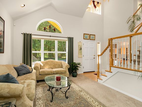 3rd image of 44712 SE 70th St