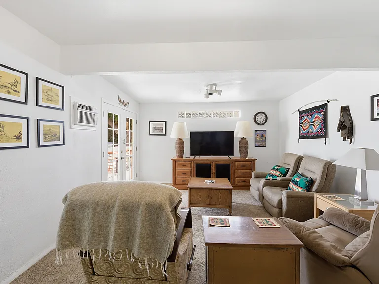 1301 W Montoya Ln — Photo 15