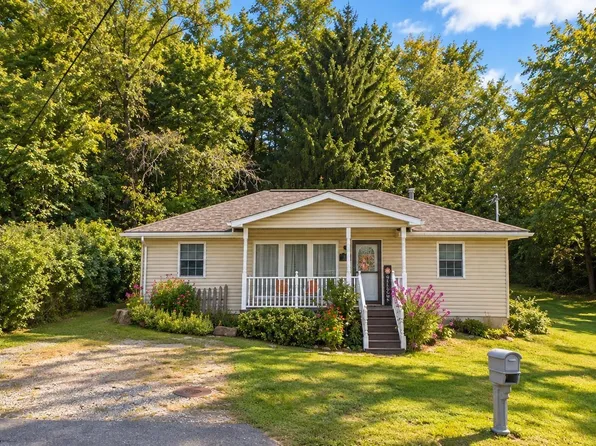 1185 Richwood Ave, Morgantown, WV 26505