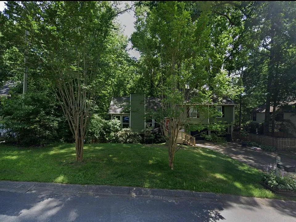 4124 Inola Trl NE