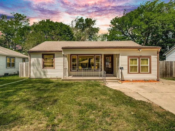 621 Waverly St, Wichita, KS 67218
