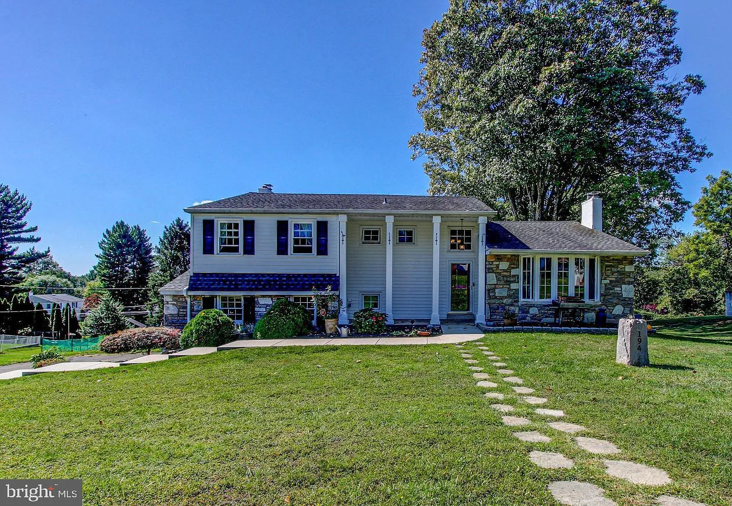 194 Stratford Dr photo 1