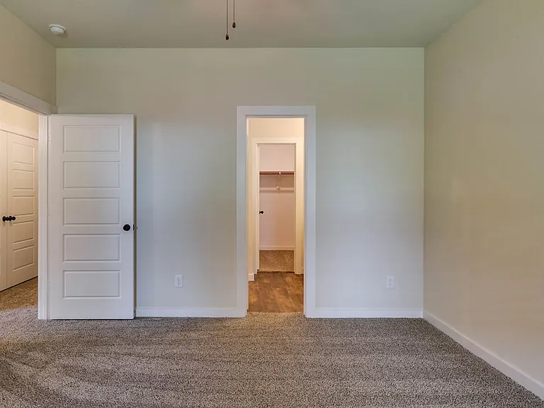 648 Blackland Dr — Photo 17