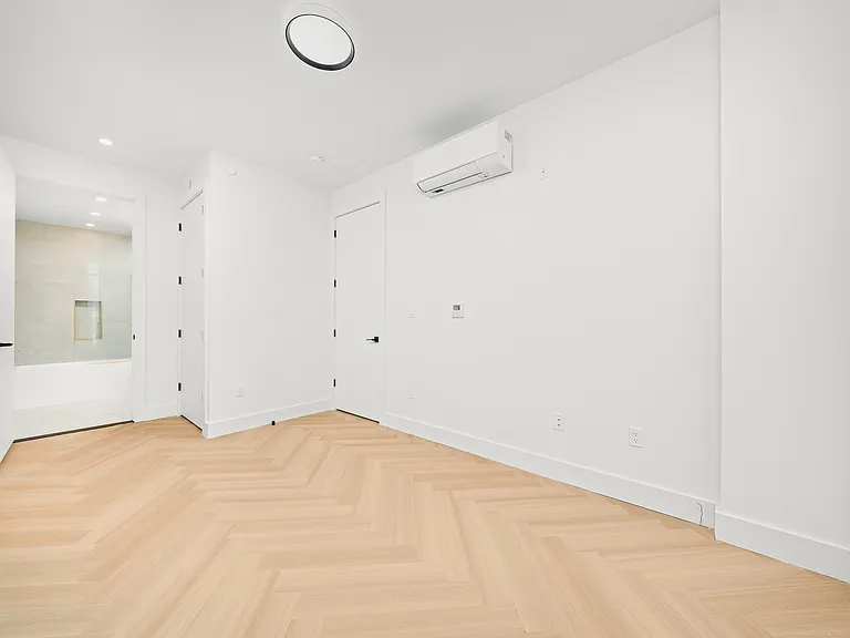 34-16 38th St #3202 — Photo 9
