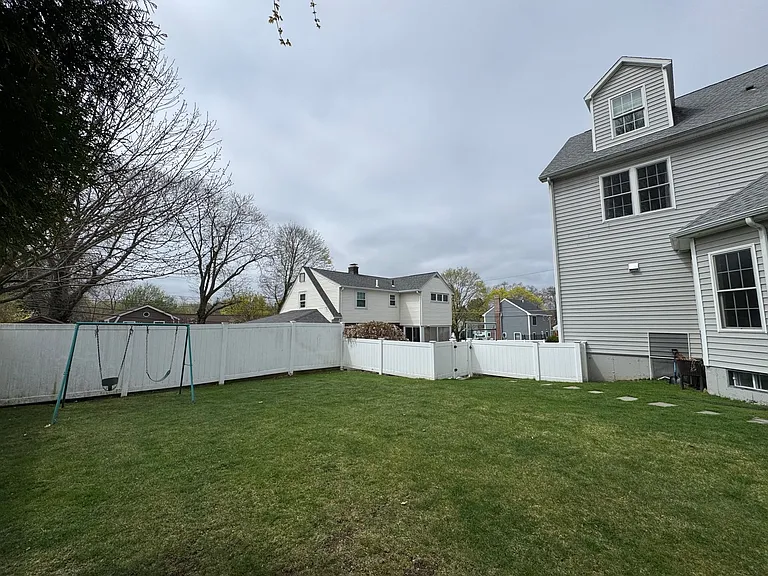 43 Canterbury Rd — Photo 61