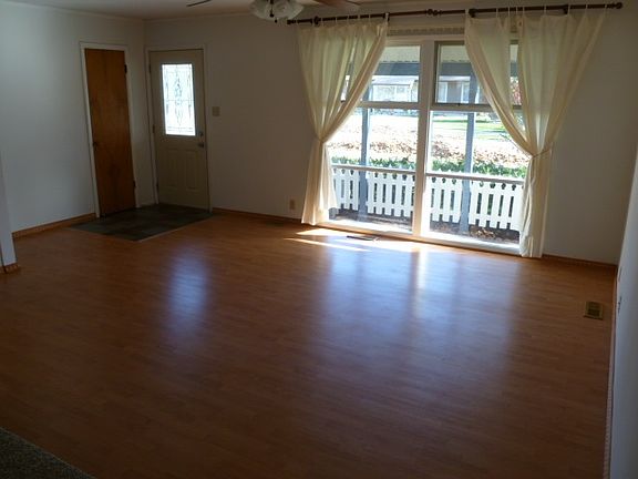 2nd image of 1139 Ebeling Dr