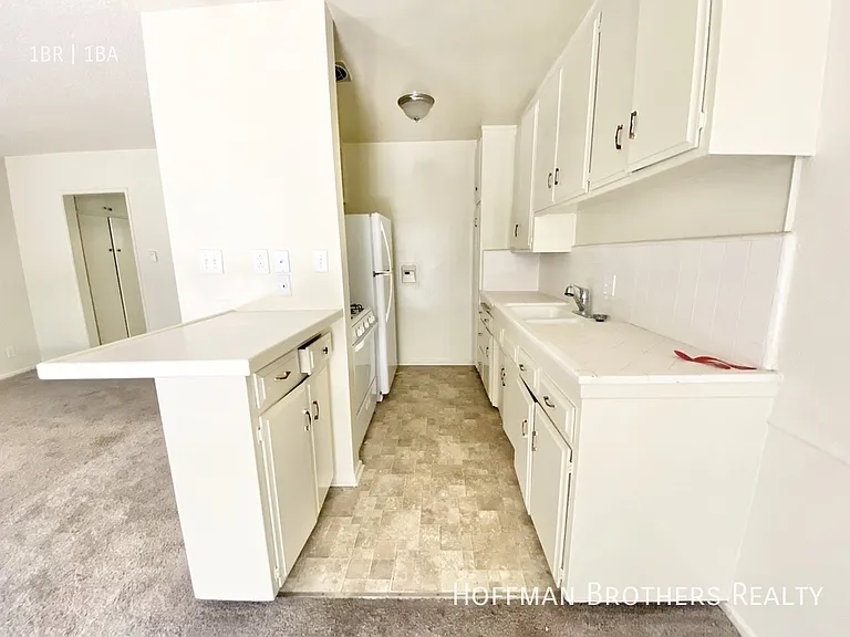 3339 Mentone Ave #1 — Photo 7