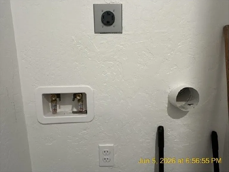 112 E Tyler Ave — Photo 9