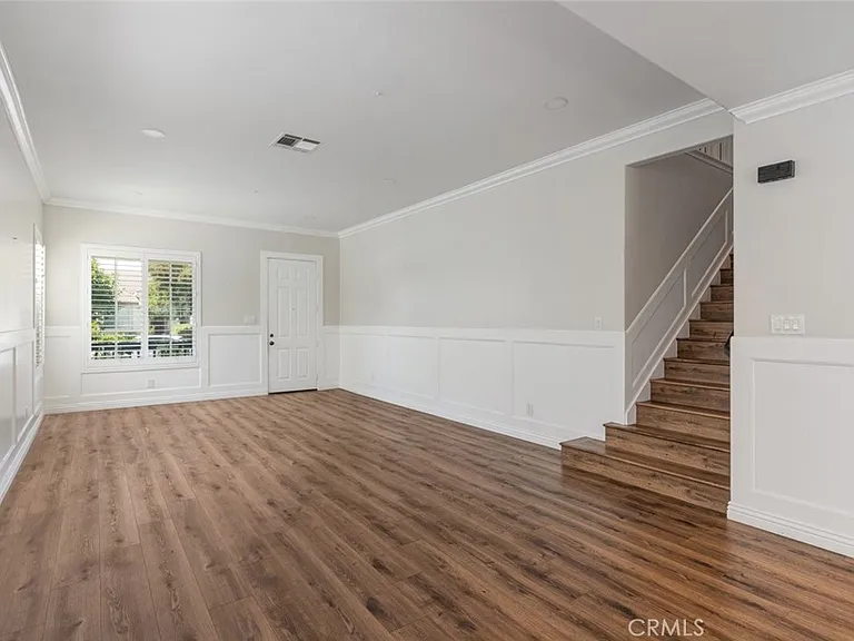 15736 Home Ct — Photo 8
