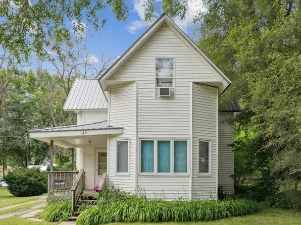 140 2nd Ave NW, Oelwein, IA 50662