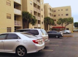 8185 NW 7th St APT 404, Miami, FL 33126