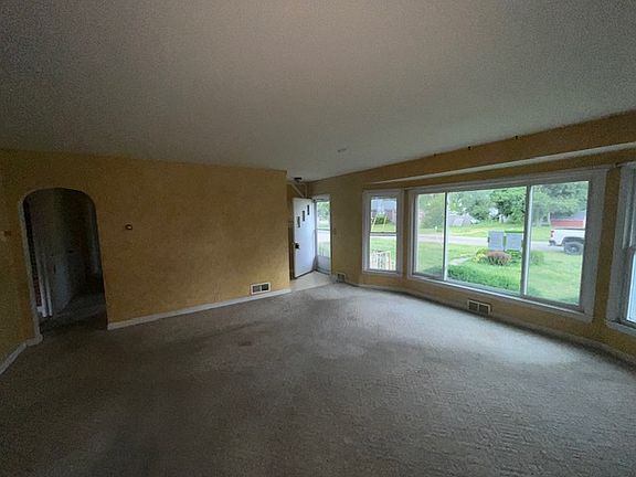 2nd image of 117 E 5th Ave