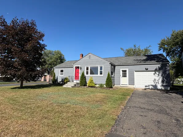 114 Manning St, Chicopee, MA 01020