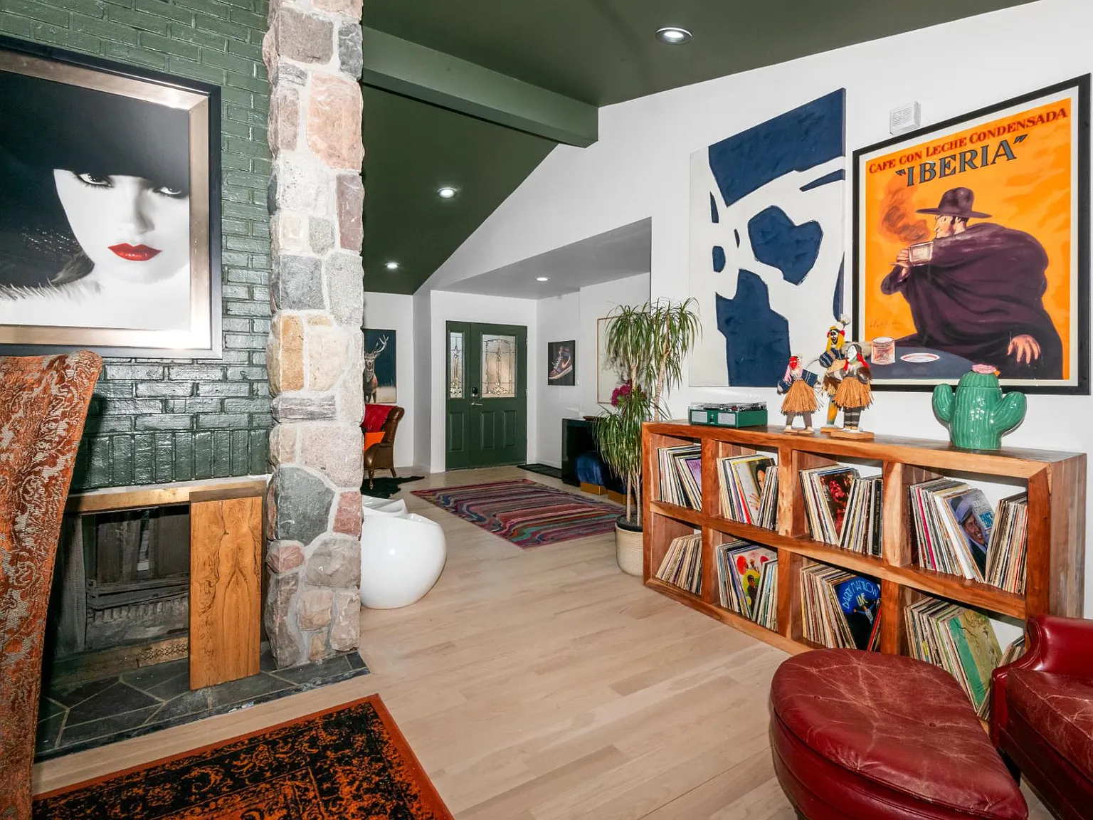 5 bed, 3.5 bath, 1978 sqft, $7,500 — Photo 4