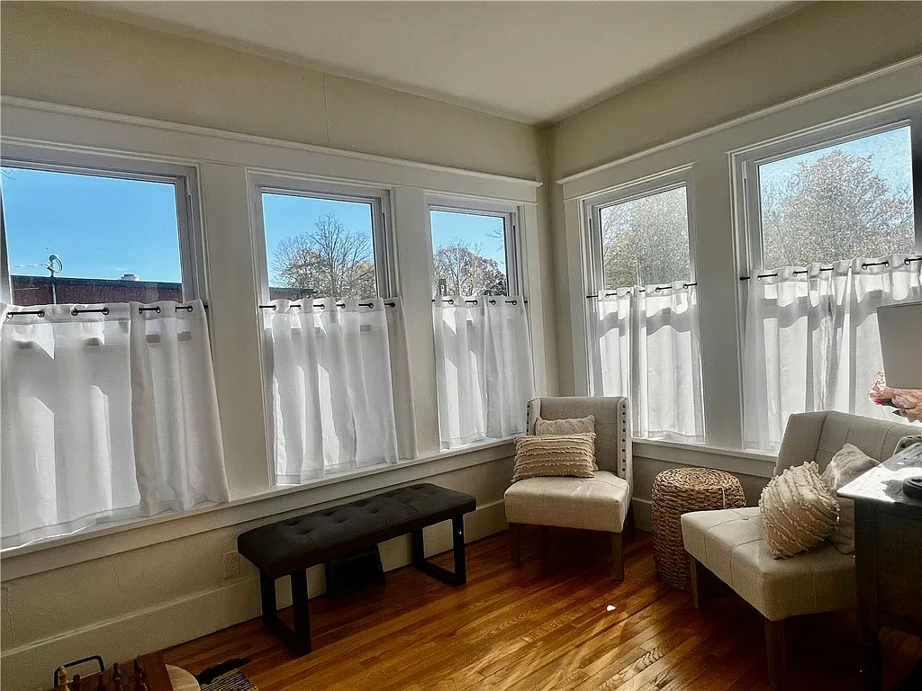 3 bed, 1.5 bath, 2232 sqft, $1,850 — Photo 4