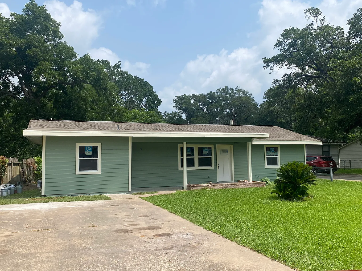 812 Pin Money St — Photo 1