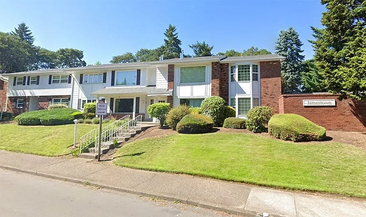 Jamestown Apartments — Photo 1