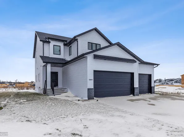 5809 Ellis Dr W, West Fargo, ND 58078