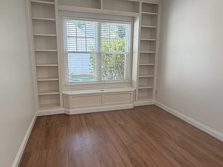 11341 Charlotte View Dr — Photo 13
