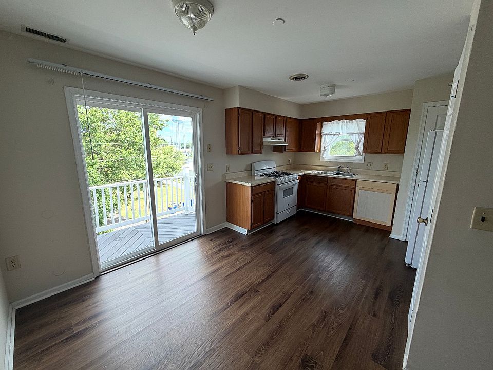 1st image of 42 Commerce St #C-4